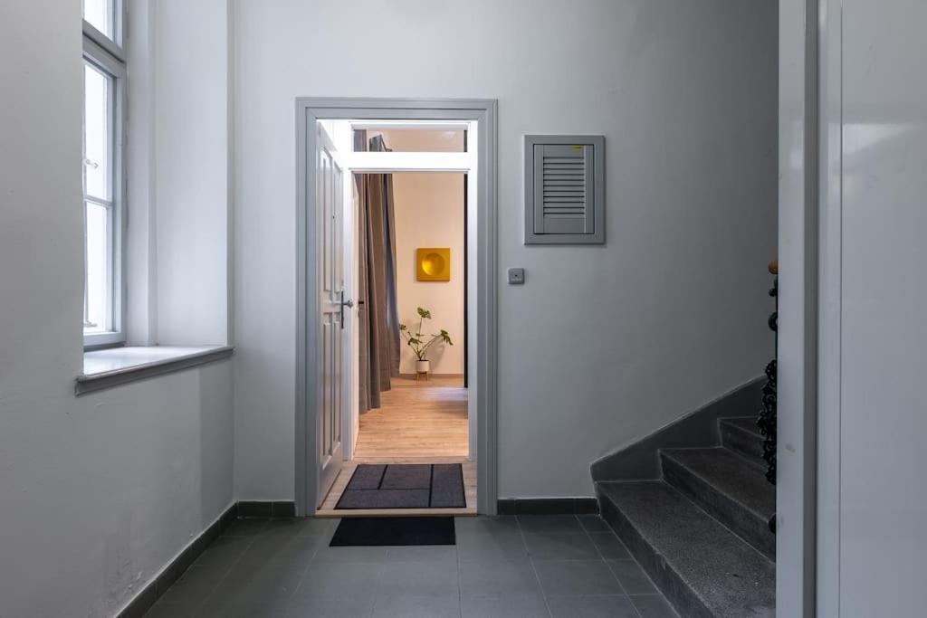 Eclectic And Design Duplex In Prague Lägenhet Exteriör bild